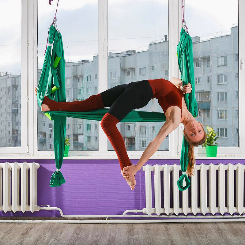 Йога в гамаках для здоровья