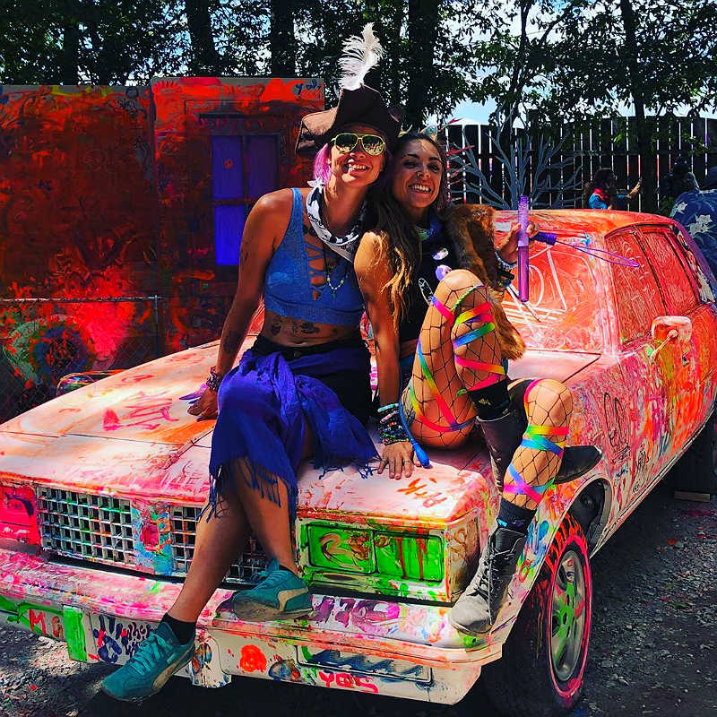 Авторская одежда и характер женщины