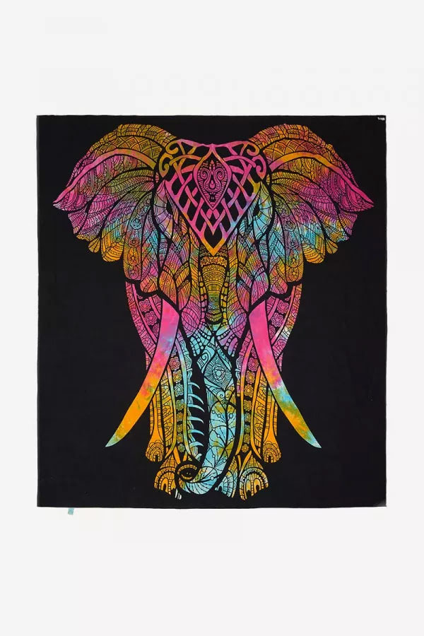 Этнические покрывалат с орнаментом