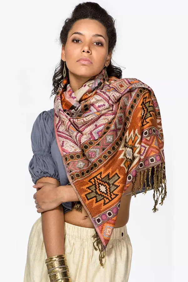 Шарфы, платки и шали из Индии